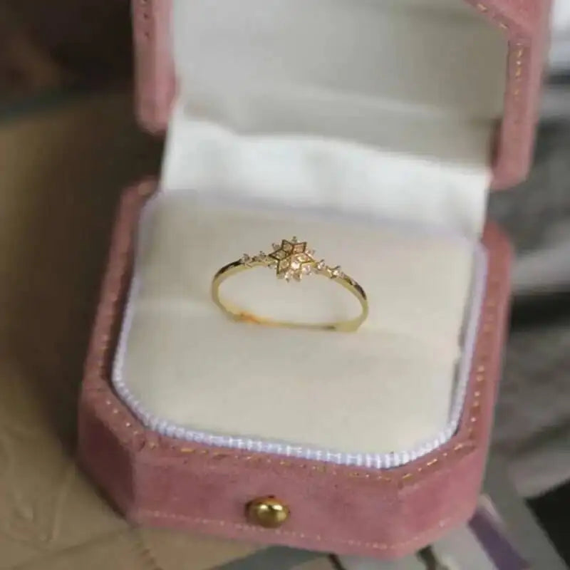 Eira Gold Ring