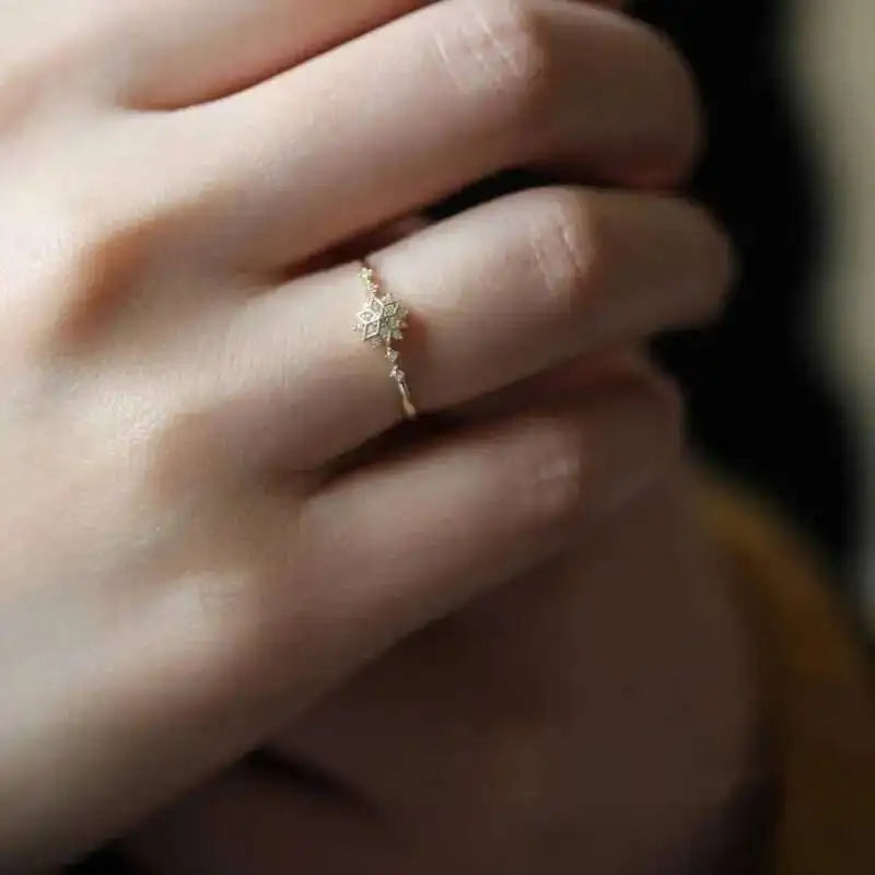 Eira Gold Ring